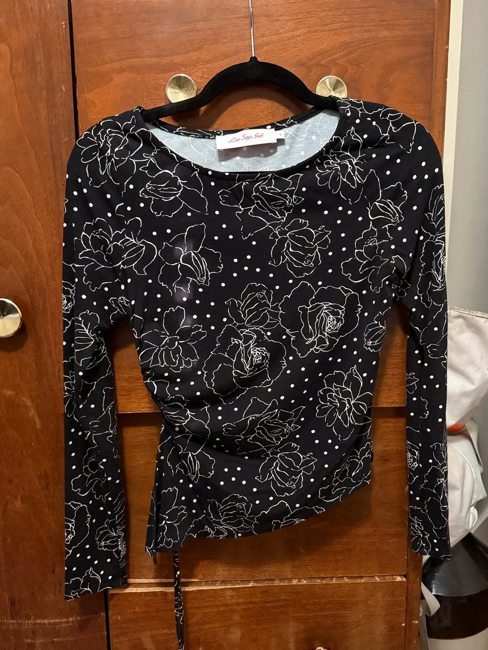 Lisa Says Gah Black Long-Sleeve Floral Print Top - Picture 1 of 8